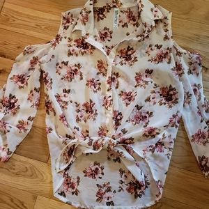 Beauties silk cold shoulder top
